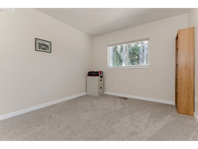 2279 Clear Vue Ln, Springfield, OR 97477