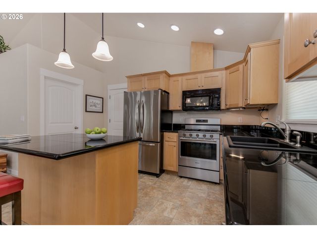 2279 Clear Vue Ln, Springfield, OR 97477