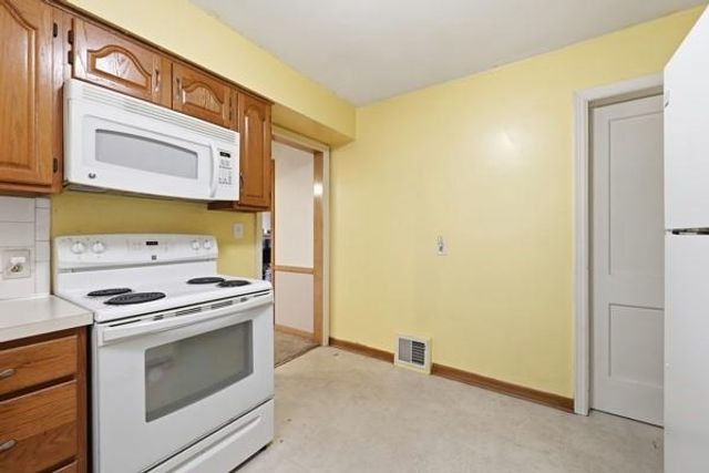 3705 S VERMONT Avenue, Independence, MO 64052