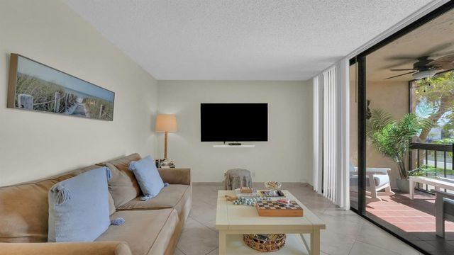 450 Egret Circle 9207, Delray Beach, FL 33444