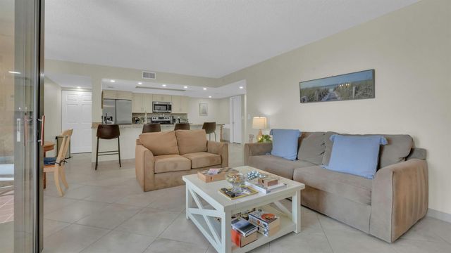 450 Egret Circle 9207, Delray Beach, FL 33444
