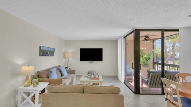450 Egret Circle 9207, Delray Beach, FL 33444