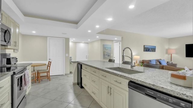 450 Egret Circle 9207, Delray Beach, FL 33444