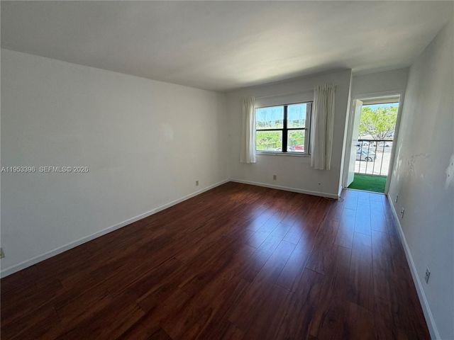 240 Lakeview Drive 308, Weston, FL 33326