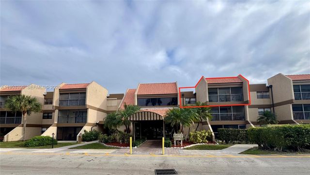 240 Lakeview Drive 308, Weston, FL 33326