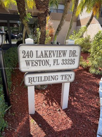 240 Lakeview Drive 308, Weston, FL 33326