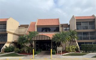 240 Lakeview Drive 308, Weston, FL 33326