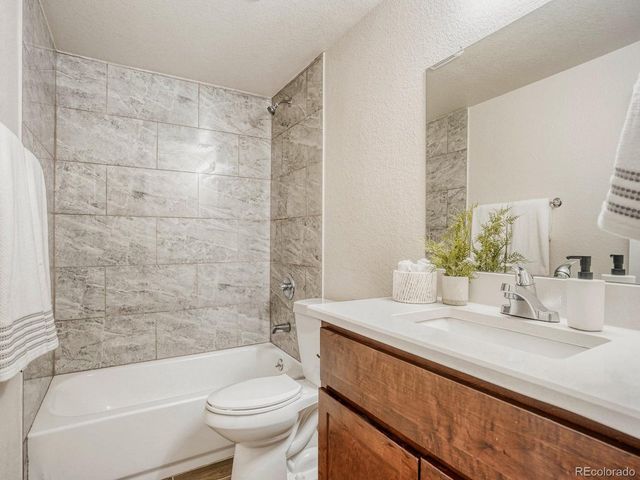 12187 E Exposition Ave, Aurora, CO 80012