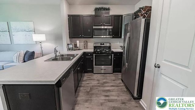 1145 Lova Lane, Allentown City, PA 18103