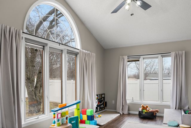 526 Meadowview Drive, Clinton, IA 52732