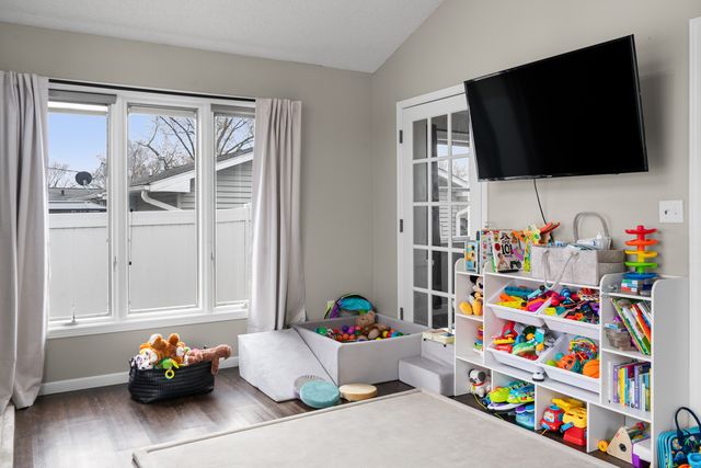 526 Meadowview Drive, Clinton, IA 52732