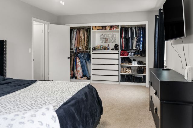 526 Meadowview Drive, Clinton, IA 52732