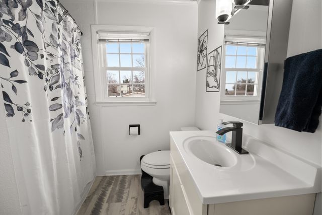 526 Meadowview Drive, Clinton, IA 52732