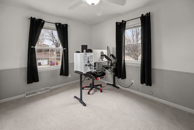 526 Meadowview Drive, Clinton, IA 52732