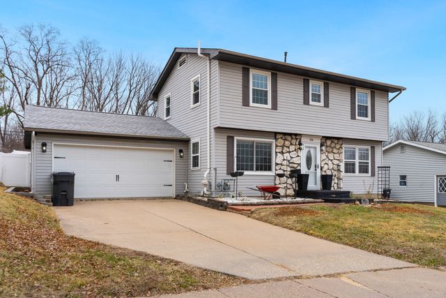 526 Meadowview Drive, Clinton, IA 52732