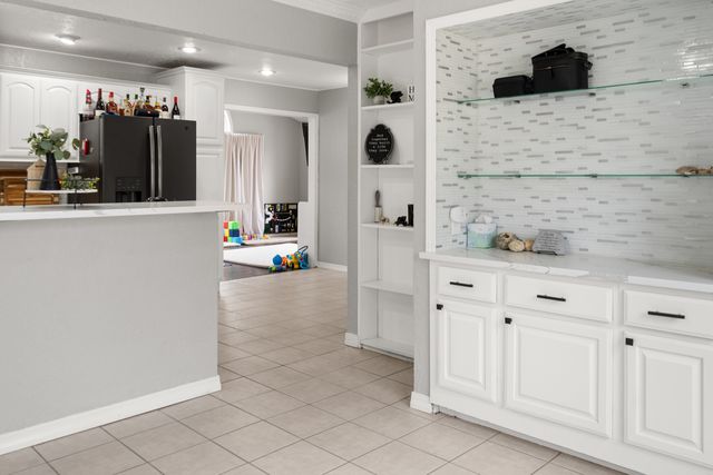 526 Meadowview Drive, Clinton, IA 52732