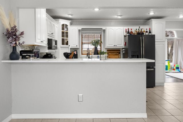 526 Meadowview Drive, Clinton, IA 52732