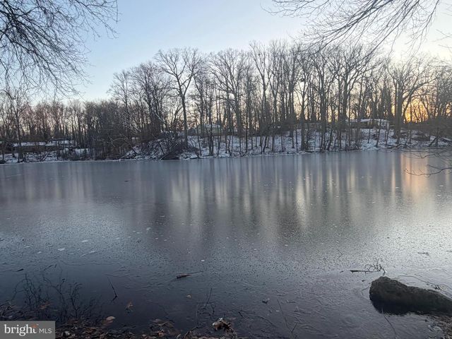 1015 SYCAMORE AVE, Laurel Springs, NJ 08021