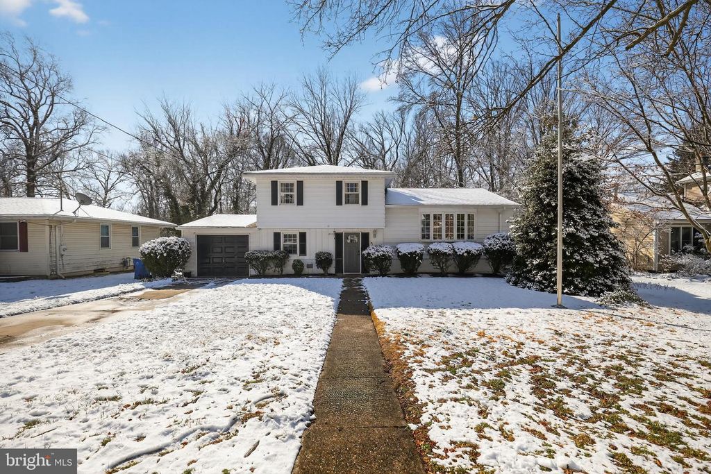 1015 SYCAMORE AVE, Laurel Springs, NJ 08021