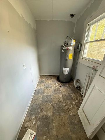 352 Ann Street, Mobile, AL 36604