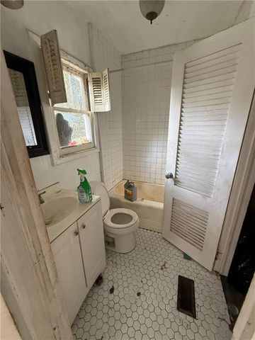 352 Ann Street, Mobile, AL 36604