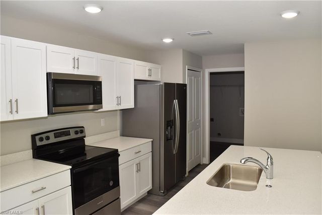 2863 Vineyard CIR, North Port, FL 34288