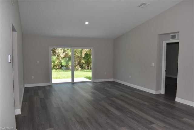 2863 Vineyard CIR, North Port, FL 34288