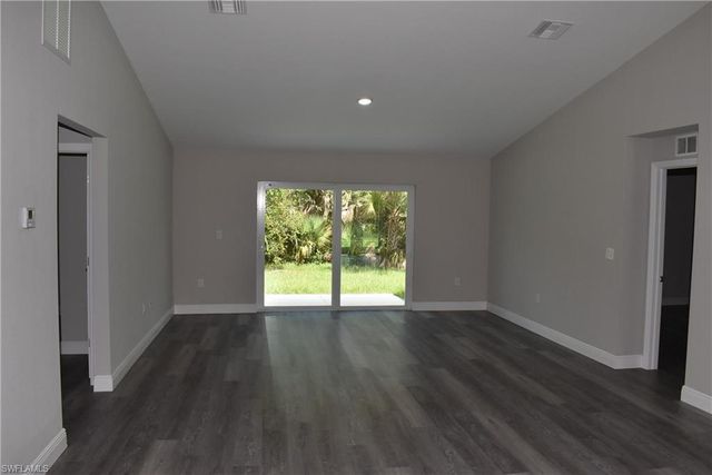 2863 Vineyard CIR, North Port, FL 34288