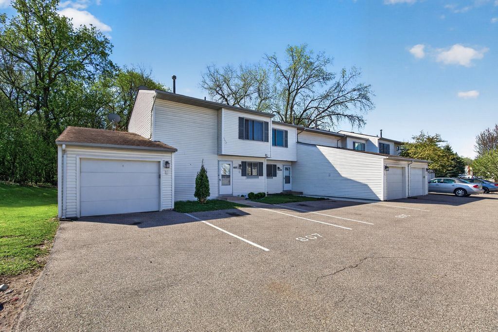 605 Portland Drive E, Burnsville, MN 55337 — photo 3