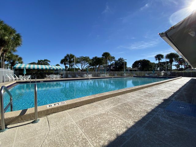 3744 Savoy Lane B2, West Palm Beach, FL 33417