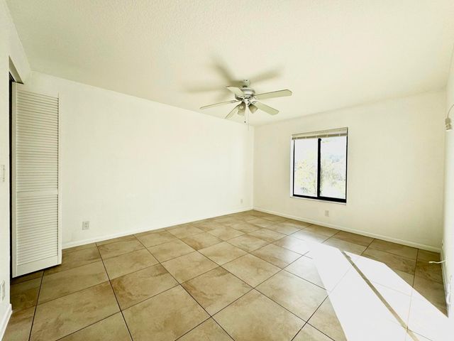 3744 Savoy Lane B2, West Palm Beach, FL 33417