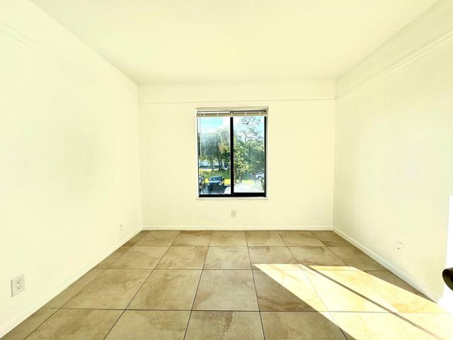 3744 Savoy Lane B2, West Palm Beach, FL 33417