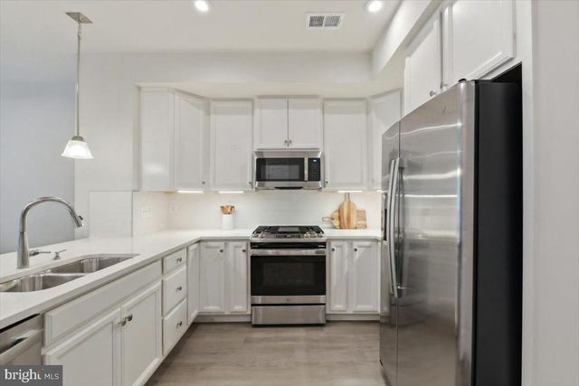 17422 SOUTHERN SHORES DR, Dumfries, VA 22026