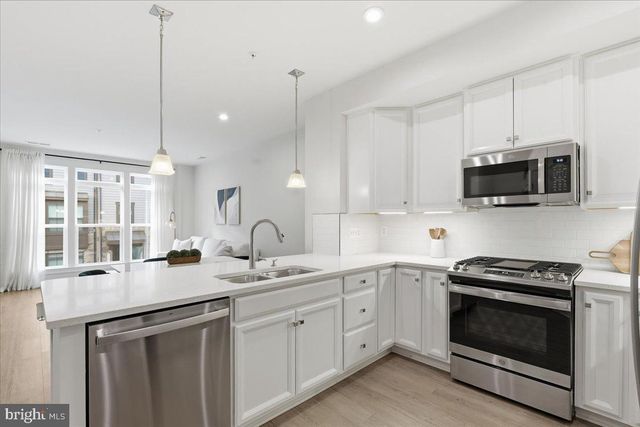 17422 SOUTHERN SHORES DR, Dumfries, VA 22026