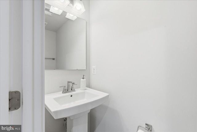 17422 SOUTHERN SHORES DR, Dumfries, VA 22026