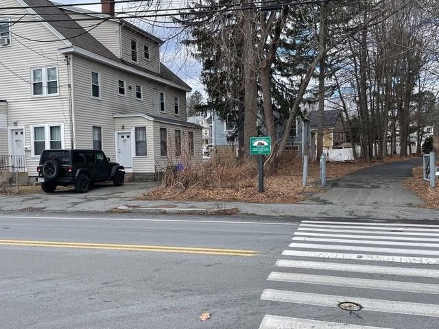 36 Hartford Sreet 3, Bedford, MA 01730