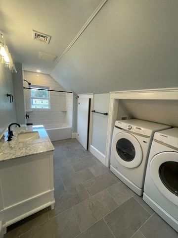 36 Hartford Sreet 3, Bedford, MA 01730