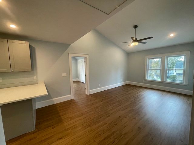 36 Hartford Sreet 3, Bedford, MA 01730