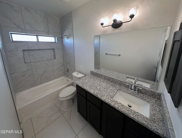 921 LARKHALL Place, El Paso, TX 79928