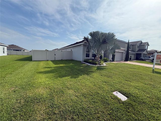 2600 WADEVIEW LOOP, St Cloud, FL 34769