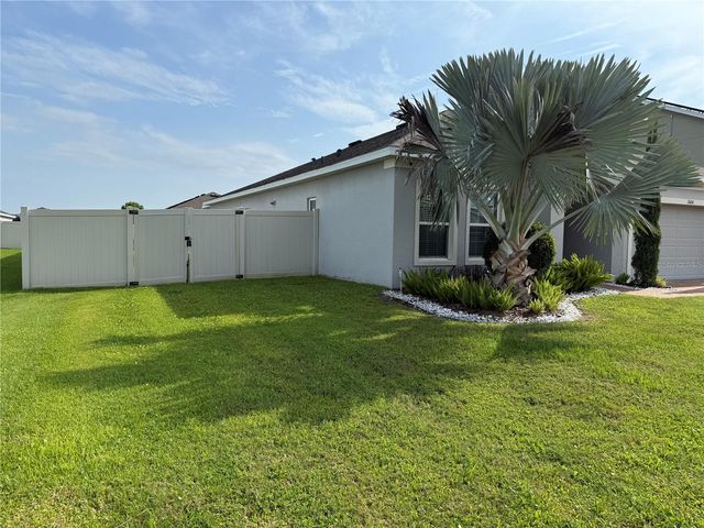 2600 WADEVIEW LOOP, St Cloud, FL 34769