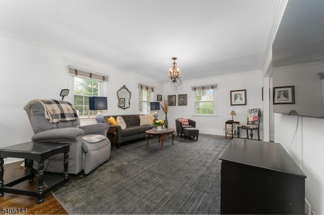 173 W Oak St, Bernards Twp., NJ 07920