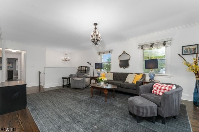 173 W Oak St, Bernards Twp., NJ 07920