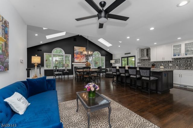 173 W Oak St, Bernards Twp., NJ 07920