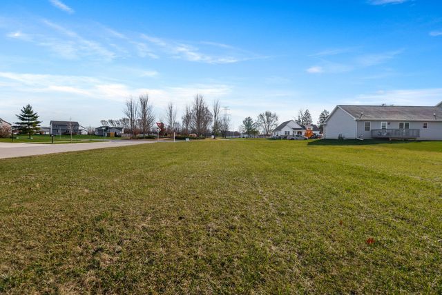 283 Apple Grove Lane, Valparaiso, IN 46385