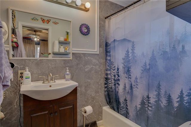 219 Indian Park Road, Sunrise Beach, MO 65079