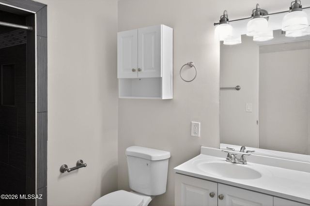 2272 E Blacklidge Drive, Tucson, AZ 85719