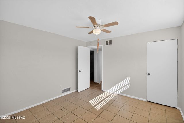 2272 E Blacklidge Drive, Tucson, AZ 85719