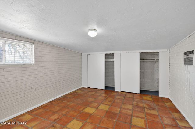 2272 E Blacklidge Drive, Tucson, AZ 85719