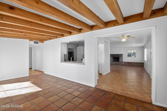 2272 E Blacklidge Drive, Tucson, AZ 85719